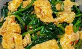 Spinach and Egg Stir-Fry